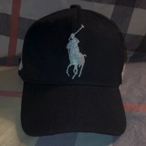 SOLD ‼️ Polo Ralph Lauren logo-embroidered Pull-tab Baseball Cap. Black / White